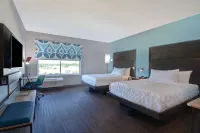 Tru by Hilton Fort Walton Beach - parking