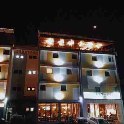 Fly Inn Madagascar Hotel - Navette Gratuite H24 - à 300m de l'Aéroport International Hotel Exterior