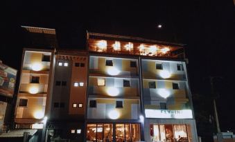 Fly Inn Madagascar Hotel - Navette Gratuite H24 - à 300m de l'Aéroport International