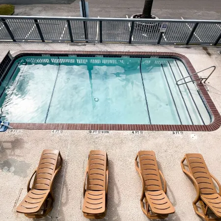 Blue Wave Inn
