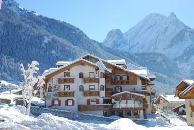 Hotel B&B Andreas Hotel in zona Funivia Sass Pordoi - Stazione a valle