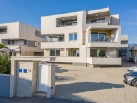 Apartments & Rooms Danivan Pool Villas B Hotels in Novalja