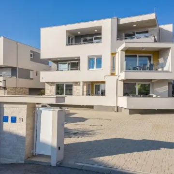 Apartments & Rooms Danivan Pool Villas B