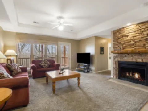 StoneBridge Village Resort Hotels in Stone County