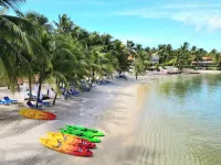 Coco Reef Resort & Spa - Beach