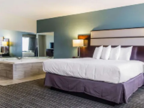 Quality Inn Hotels in Streetsboro