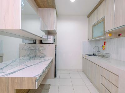 Homey and Comfy 2Br Sentul Tower Apartment