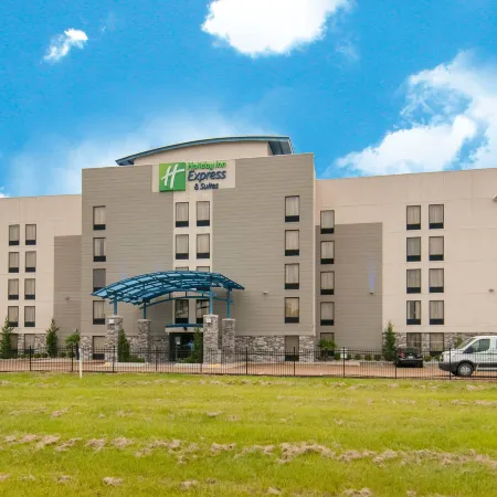 Holiday Inn Express & Suites JACKSON DOWNTOWN - COLISEUM by IHG