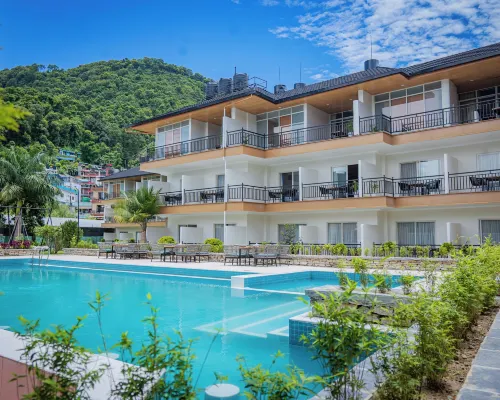 Majestic Lake Front Hotel & Suites Hotels in Kaski