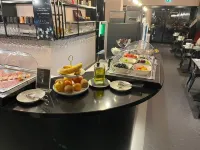 بلوم بوتيك هوتل آند لونج بازيل - فطور