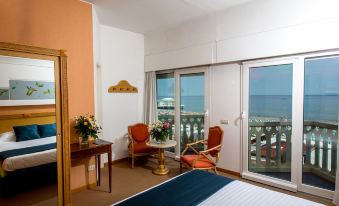 City Hotel