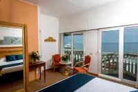 City Hotel Hôtels à proximité de : Naturist FKK Beach Cesano