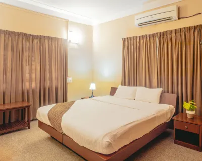 Hanu Reddy Residences Wallace Garden