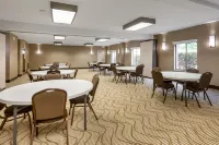 Comfort Inn & Suites Hotels in Cherokee County