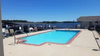 Willow Beach Resort Hotels in Lake Hamilton