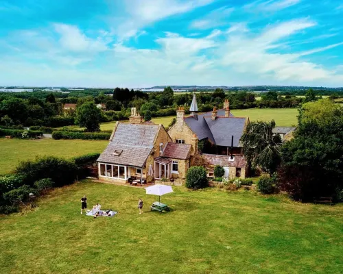 3 Bed Cottage-Sleeps 6-Country Views-Pet Friendly