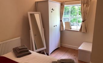 Idyllic Location, Stunning Views, Relax & Refresh in Peace & Comfort