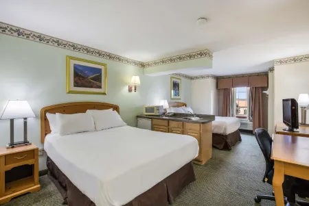 Americas Best Value Inn & Suites- Three Rivers Отели в г. Три-Риверс