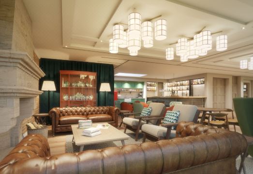 The Great House의 저택 외관과 정원