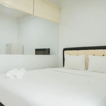 Cozy and Simply Studio Titanium Square Apartment Отели рядом с достопримечательностью «Торговый центр Cibubur Junction»