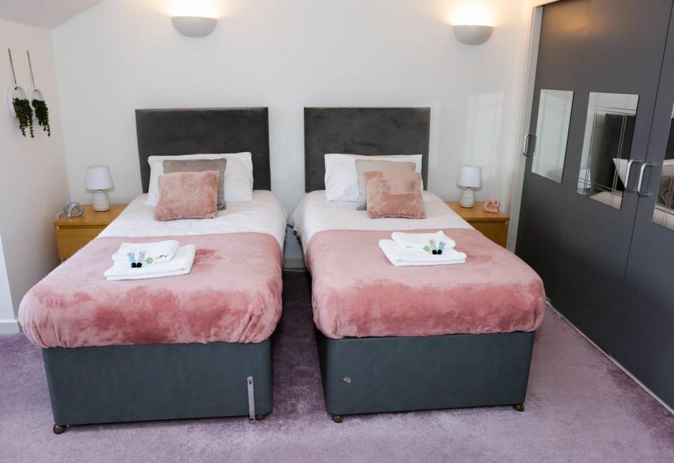 Blue Apartment in Peterborough - Housity