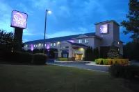 Sleep Inn & Suites Queensbury - Lake George Отели в г. Кингсбери
