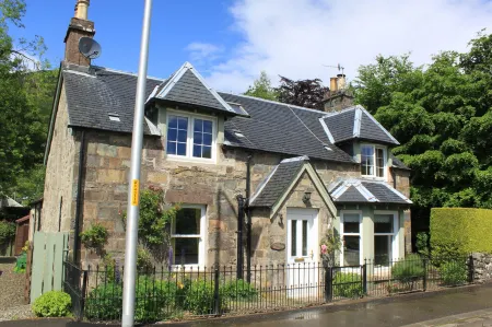 Glenalbyn Cottage Отели в г. Crieff