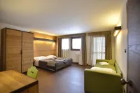 Hotel la Chance Hotels in Pila