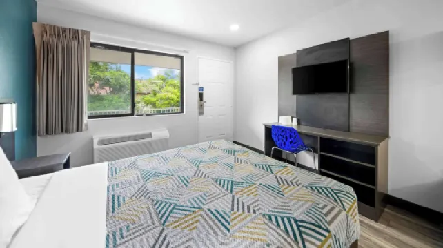 Motel 6 Monterey, CA