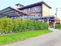 Baan Phra Chan Hotels near JTC Supply
