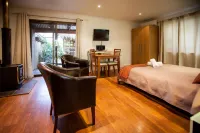 Witches Falls Cottages Hotels in Wongawallan