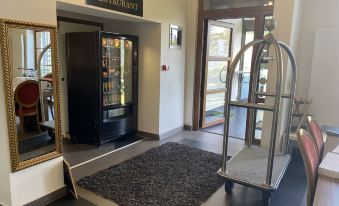 Fly Inn Brussels Airport - Housity