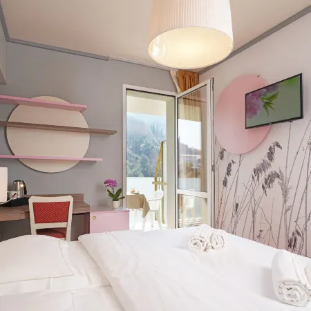Hotel la Perla - Bike Hotel Hotels in Garda Town