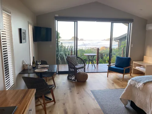 The Bay House Beachfront Accommodation - 5-Star