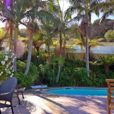 Malibu Country Inn