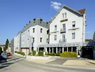 Logis Hôtel Victor Hugo & Spa Hotels in Marchaux