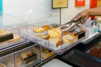 Hampton Inn & Suites Port Arthur - breakfast