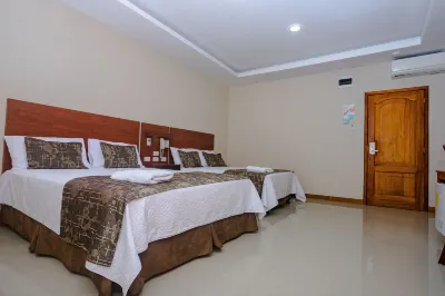 Hotel Rey Salomón Hotels near Laguna Julio Marín
