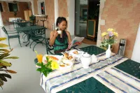 Sunny Golf Hotel - พร้อมอาหารเช้า