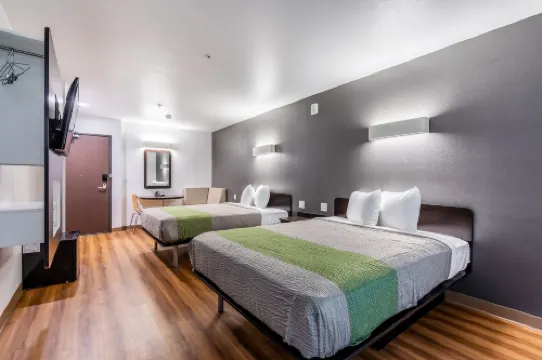 Motel 6 Austin, TX - Airport