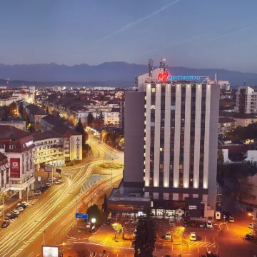 마이컨티넨탈 시비우 성 삼위일체 성당 주변 호텔