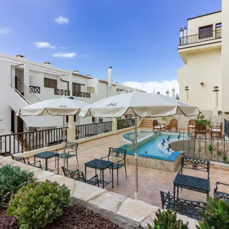 Klayman Olivina Aparthotel