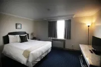 Montecassino Hotel & Suites Hotels near York University Keele Campus