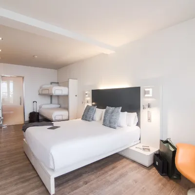 Petit Palace Canalejas Sevilla โรงแรมใกล้ตอร์เรเซบีญา