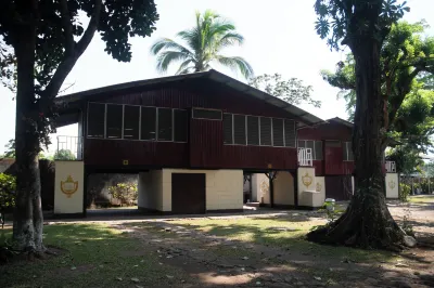 Hotel la Colonia Hotels near Punto Empresarial