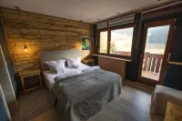 Berghotel Und Restaurant Kräuter Chalet Hotels in Unterkirnach