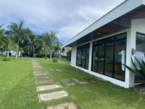 エルプエブロデエルマノバイココテル リアンのホテル