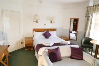 Westberry Hotel - parking