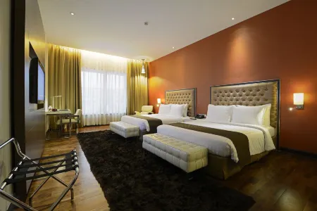 The Deltin Отели рядом с достопримечательностью «Мирасол Лейк Гарден»