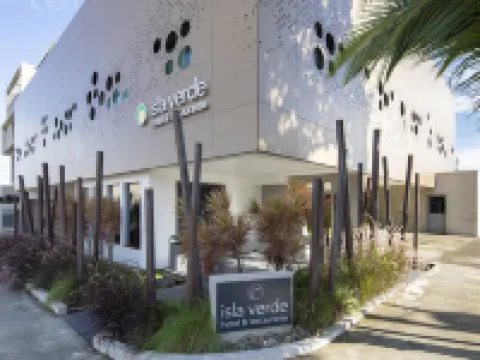 Isla Verde Hotel Hotels near Jardines de Rohrmoser Park
